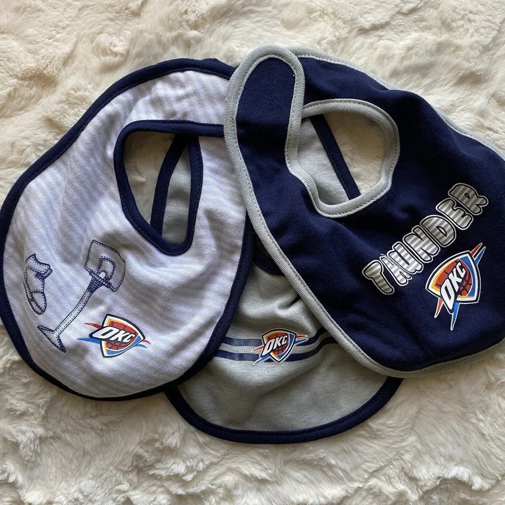 NBA Baby 3 Piece Bib Set Oklahoma City Thunder Newborn One Size New Open Package